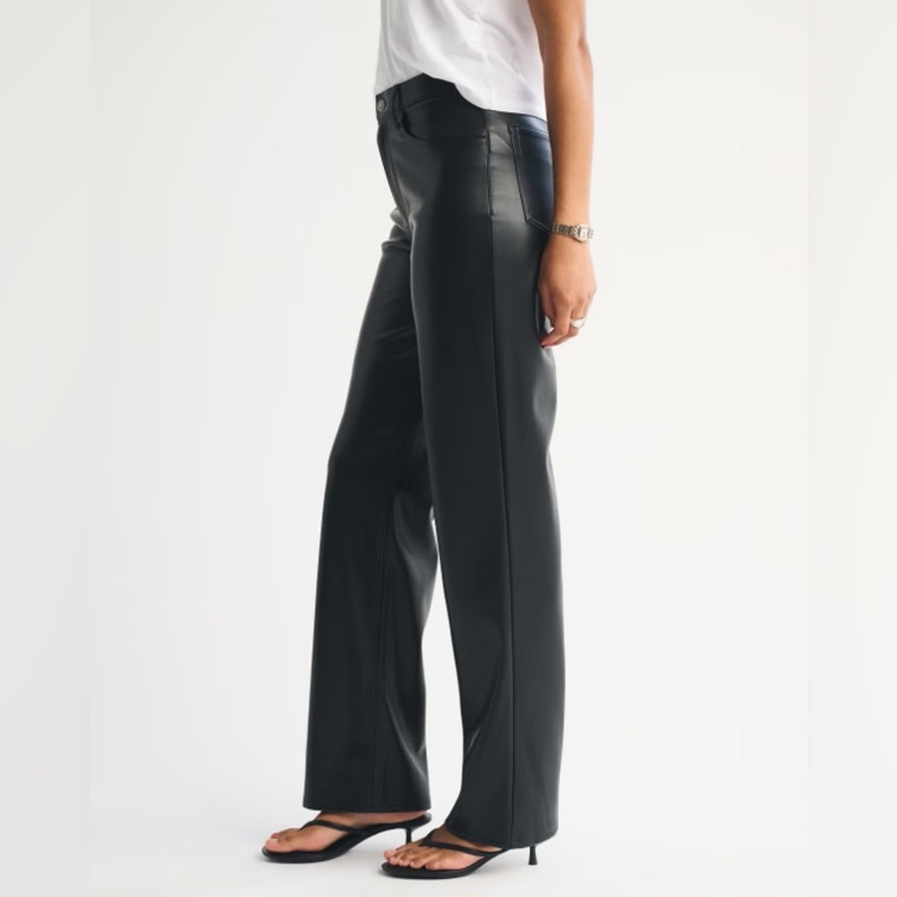 Abercrombie & Fitch Curve Love High Rise 90s Relaxed Vegan Leather Pant size 29 - Picture 6 of 6